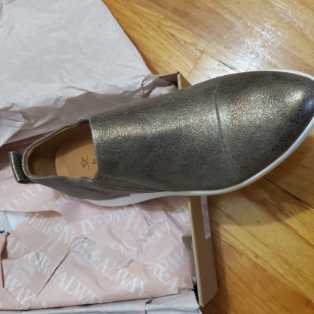 Johnston & Murphy Comfort Metallic Gold/Bronze Shoes 8.5. Fits like an 8